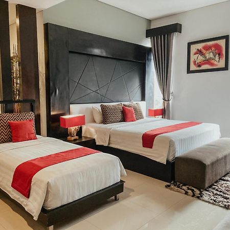 Prima Sr Hotel & Convention Yogyakarta Sleman  Exteriér fotografie