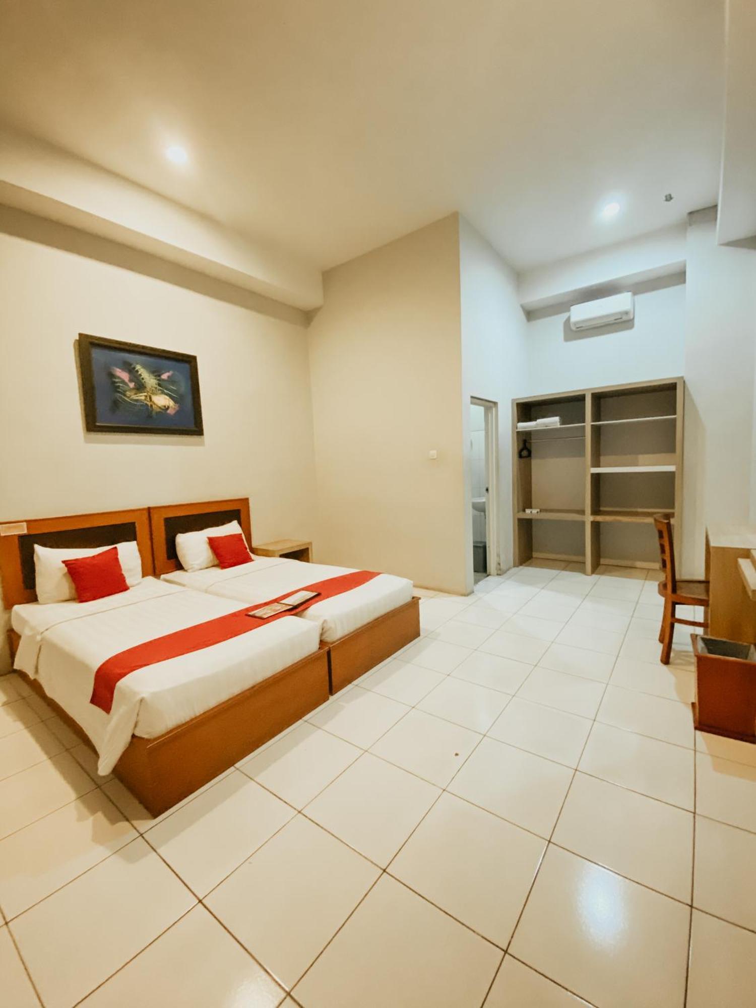 Prima Sr Hotel & Convention Yogyakarta Sleman  Exteriér fotografie