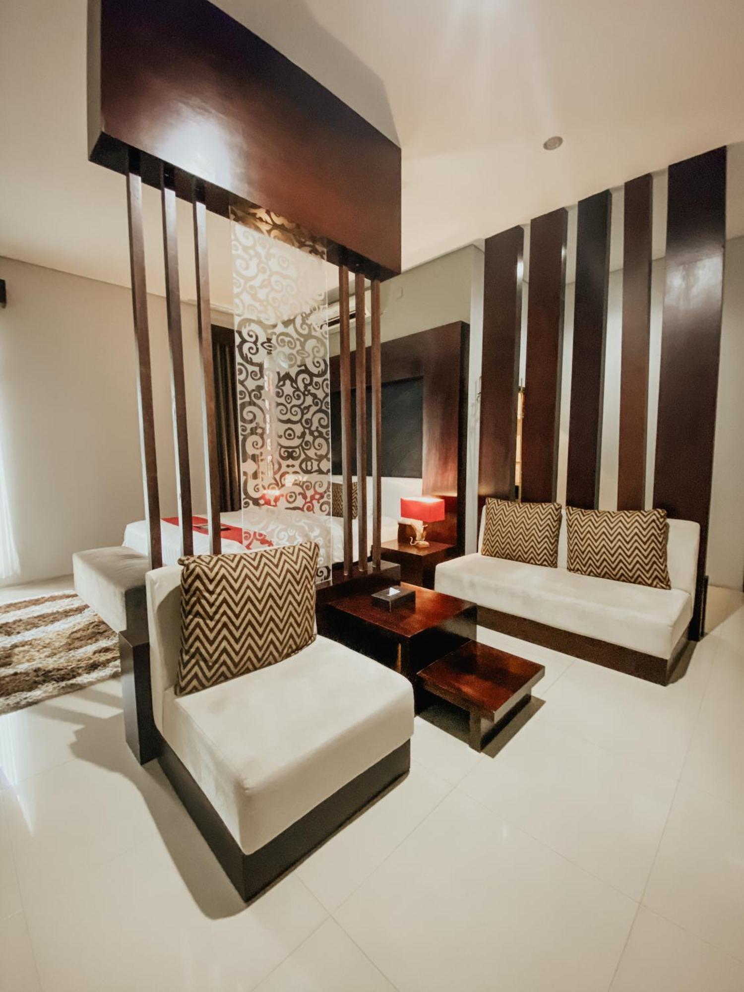 Prima Sr Hotel & Convention Yogyakarta Sleman  Exteriér fotografie