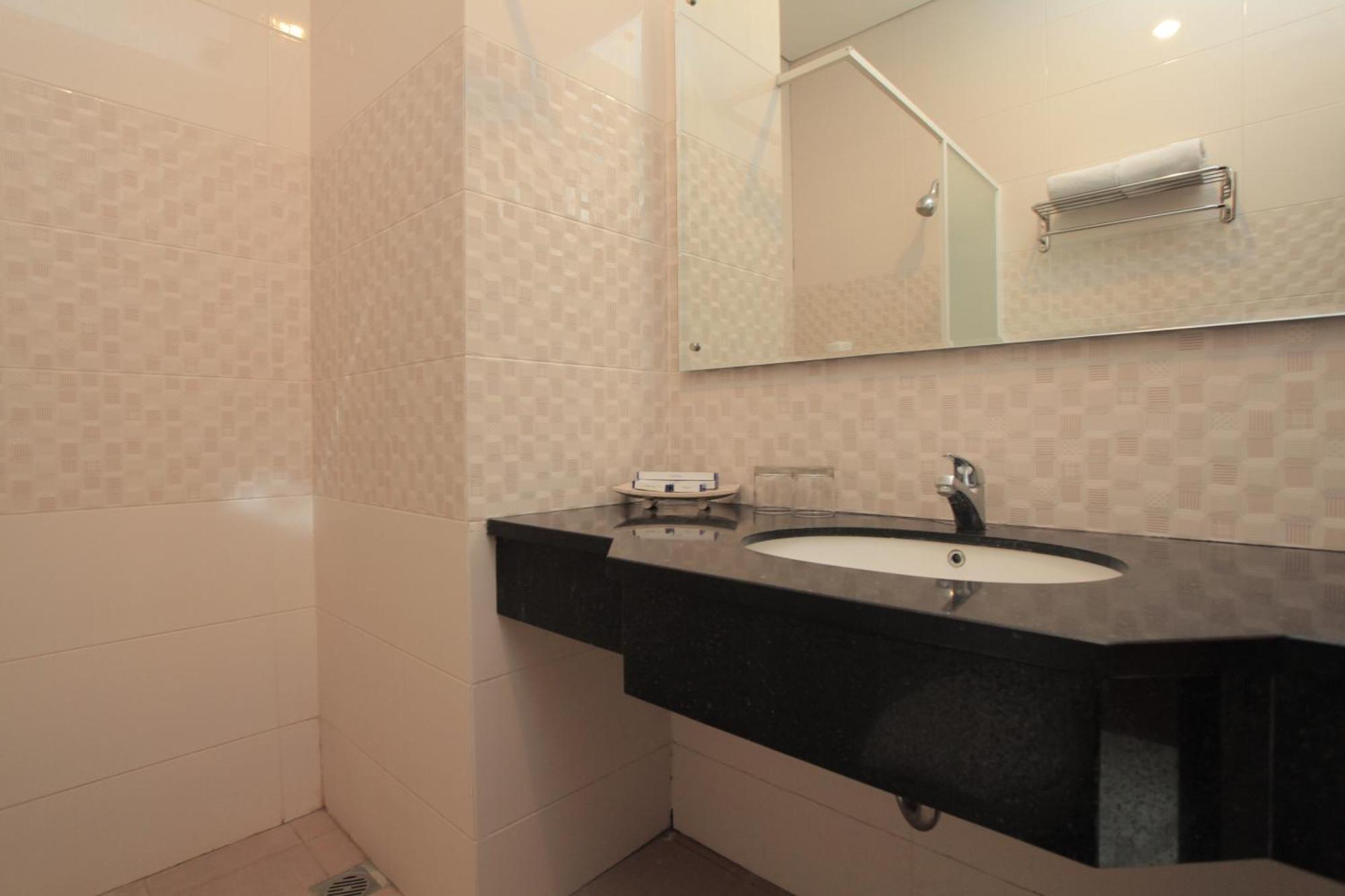 Prima Sr Hotel & Convention Yogyakarta Sleman  Exteriér fotografie