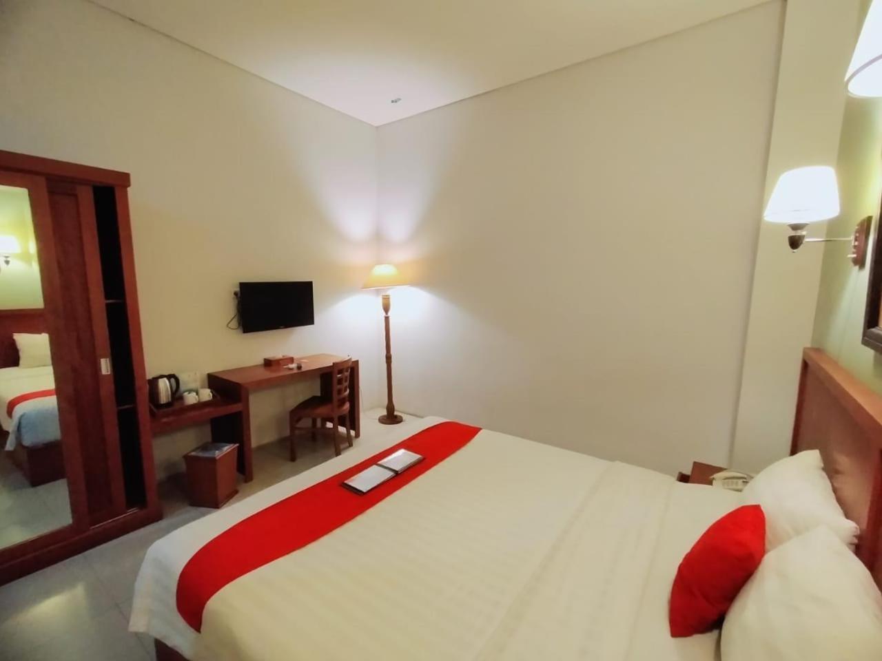 Prima Sr Hotel & Convention Yogyakarta Sleman  Exteriér fotografie