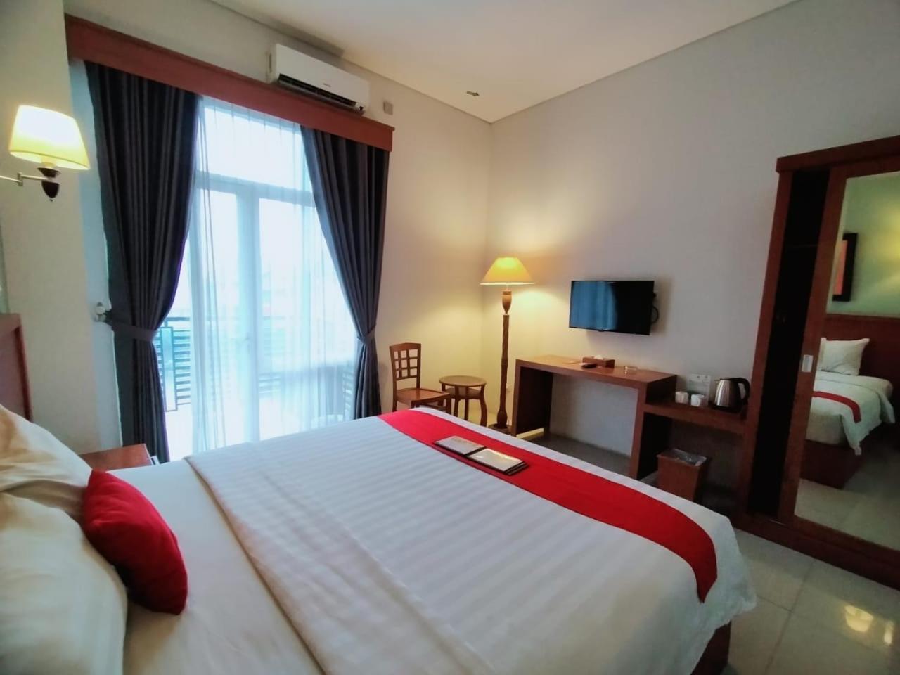 Prima Sr Hotel & Convention Yogyakarta Sleman  Exteriér fotografie