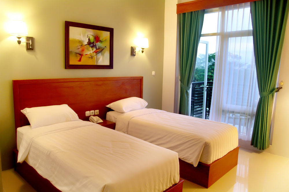 Prima Sr Hotel & Convention Yogyakarta Sleman  Exteriér fotografie