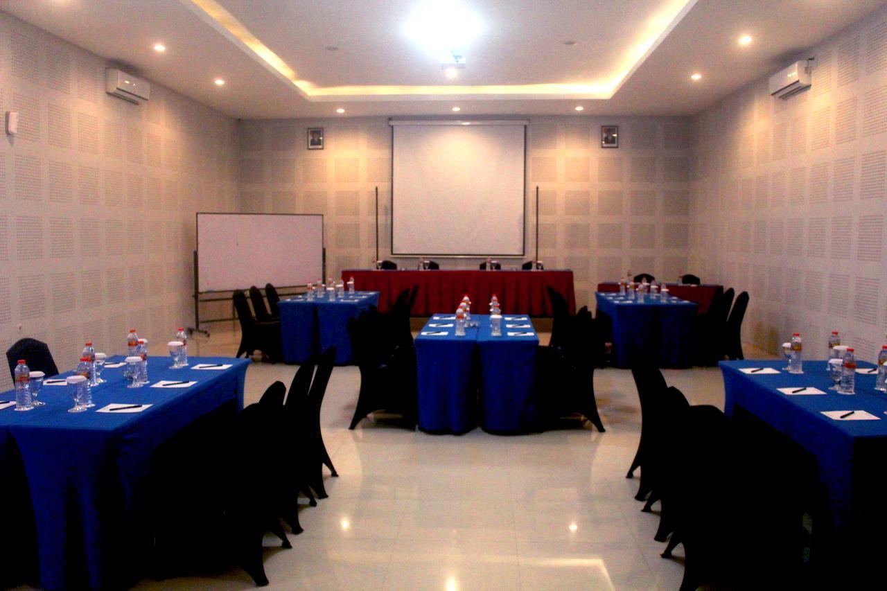 Prima Sr Hotel & Convention Yogyakarta Sleman  Exteriér fotografie