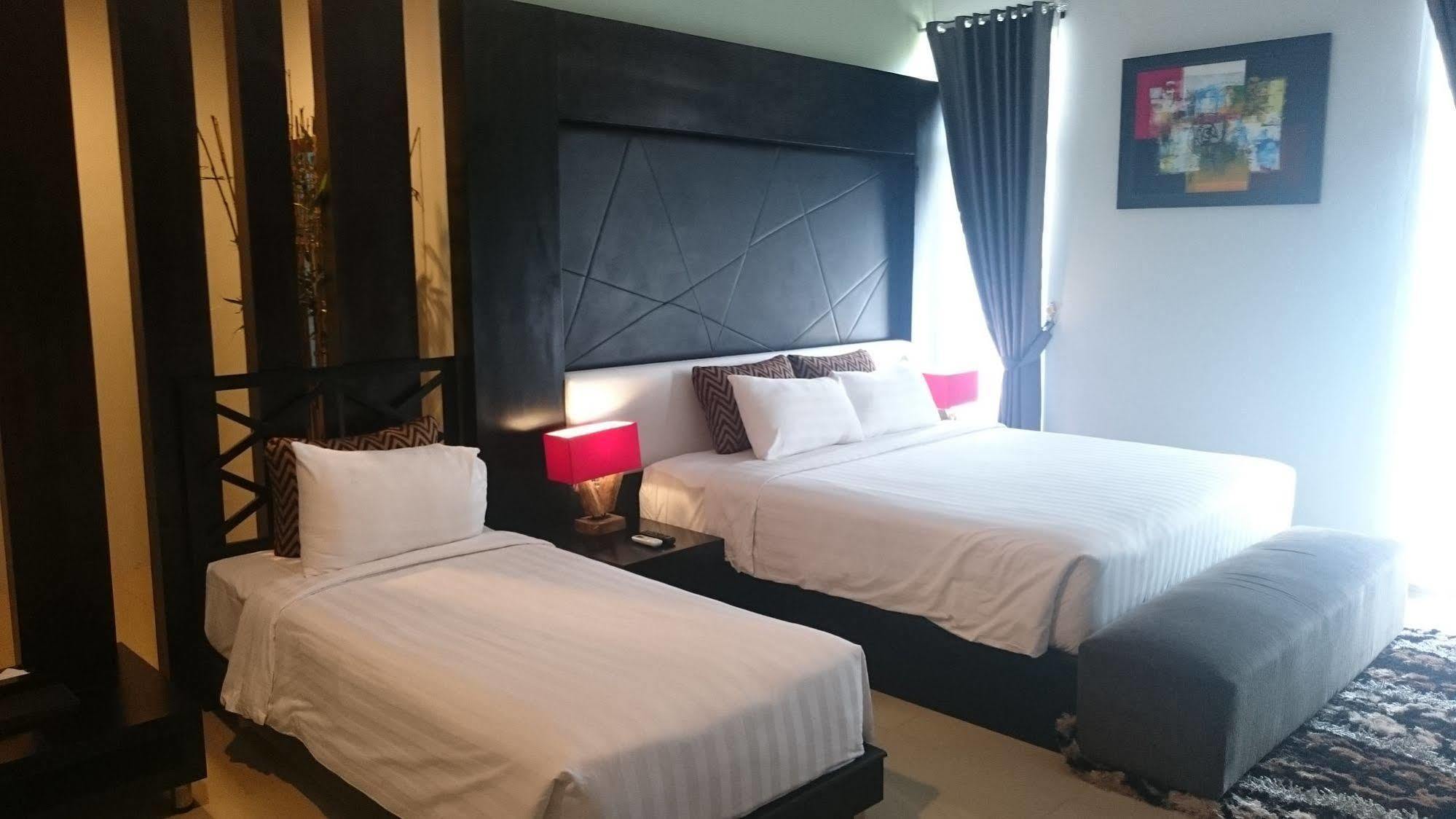 Prima Sr Hotel & Convention Yogyakarta Sleman  Exteriér fotografie