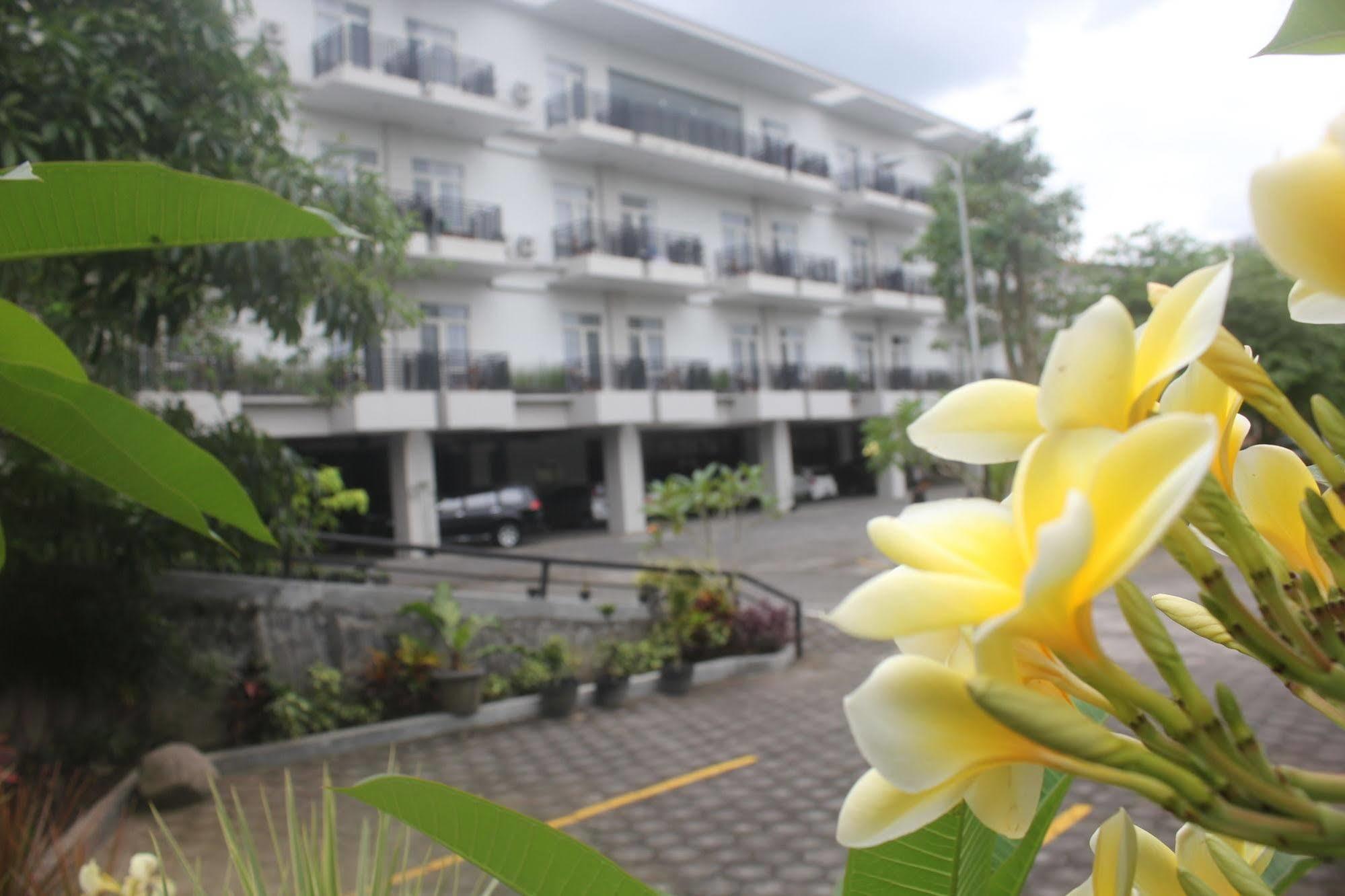 Prima Sr Hotel & Convention Yogyakarta Sleman  Exteriér fotografie